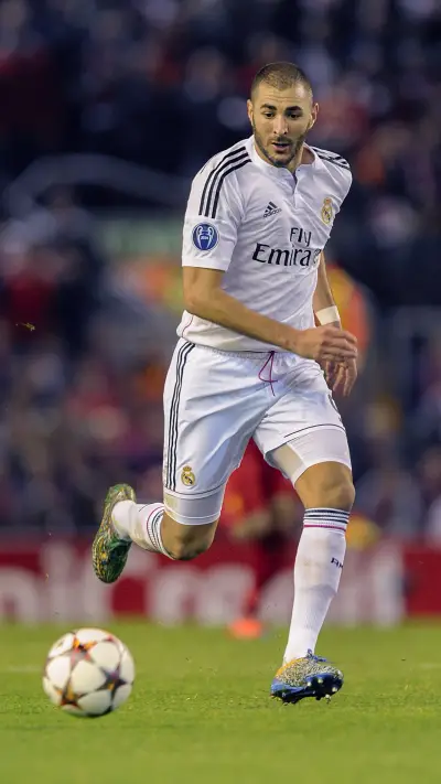 后卫噩梦本泽马