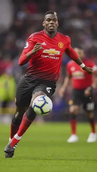 中场武器博格巴