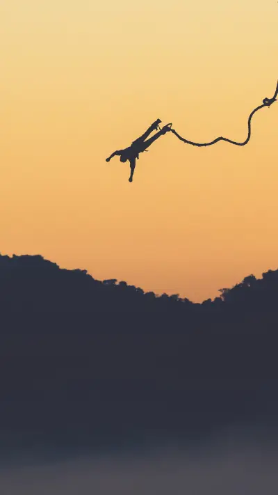 来自高空的加速度