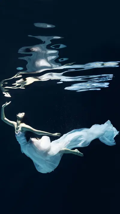 水舞芭蕾-视觉中国