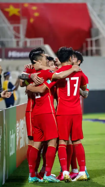 国足2比0胜菲律宾