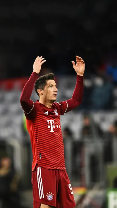 拜仁大胜晋级欧冠8强